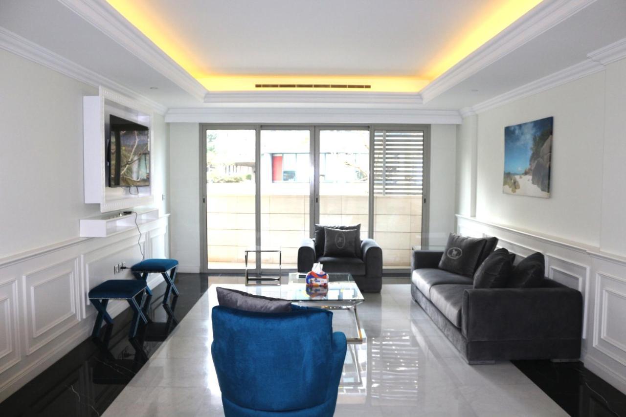 Versace Tower Luxury Suites - Downtown Beirut Exterior photo