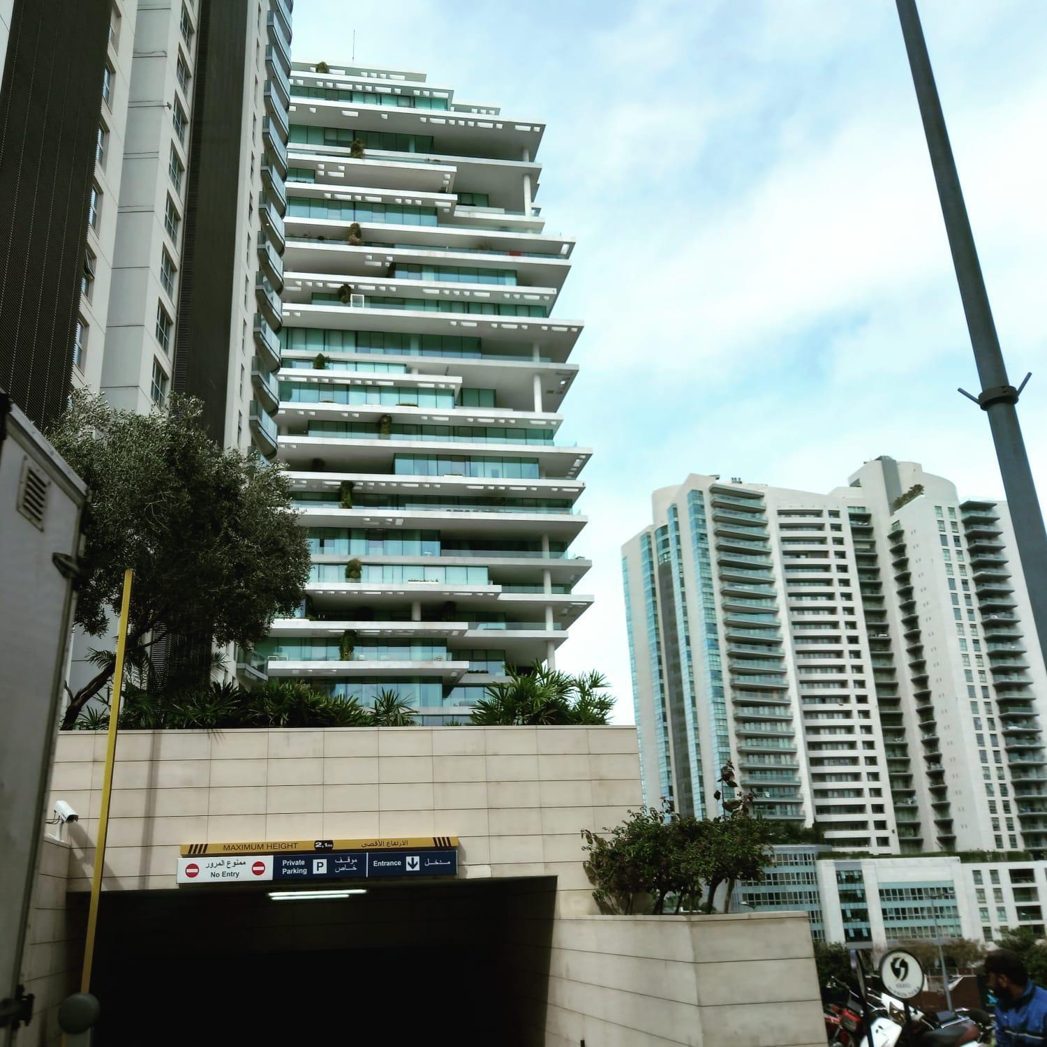 Versace Tower Luxury Suites - Downtown Beirut Exterior photo